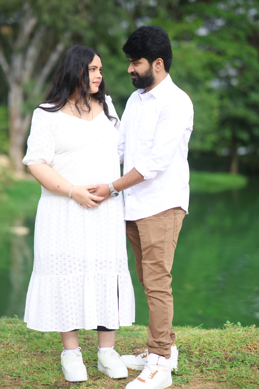 Maternity Combo – Outdoor + Solid Backdrop