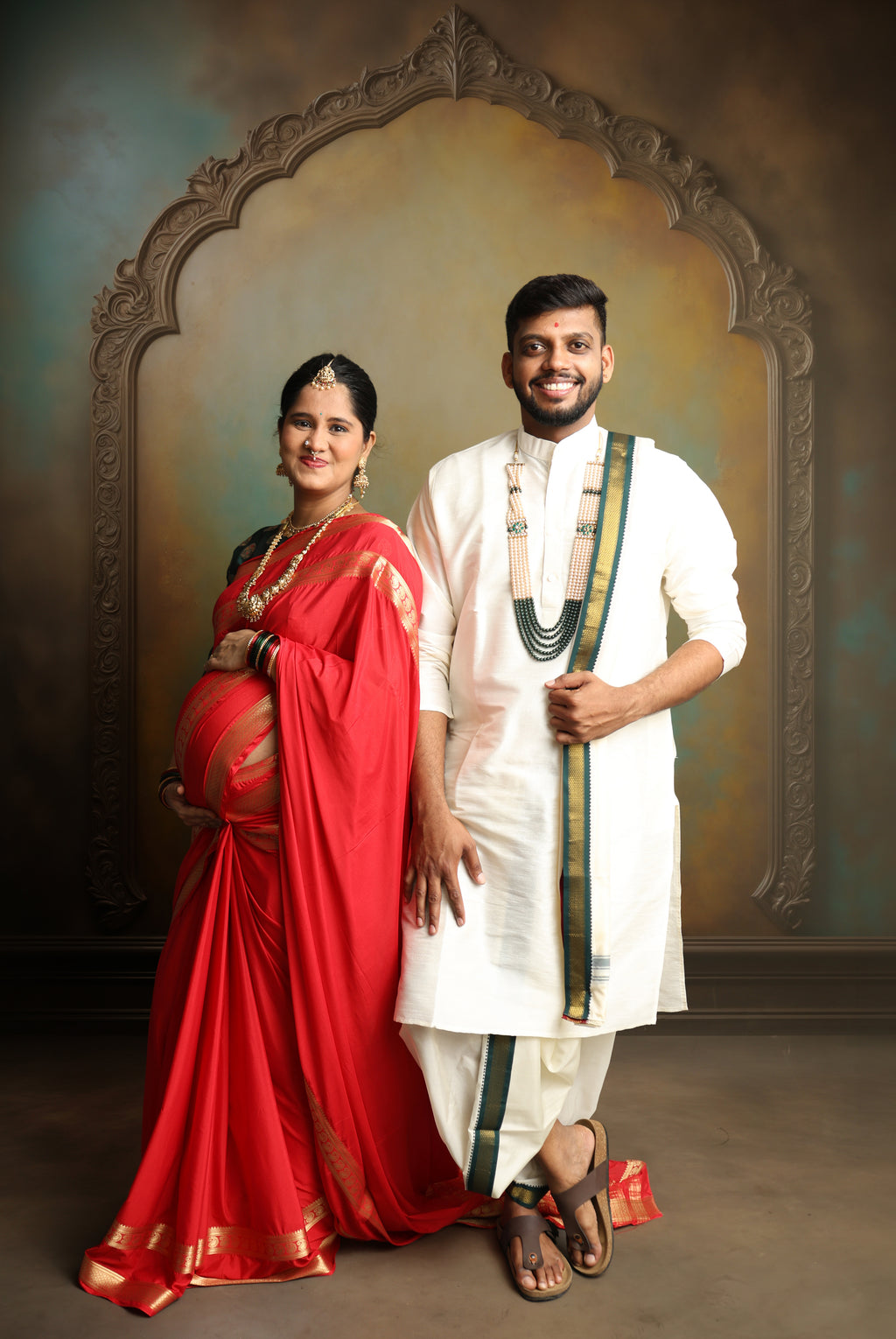 Maternity Combo – Traditional + Solid Backdrop